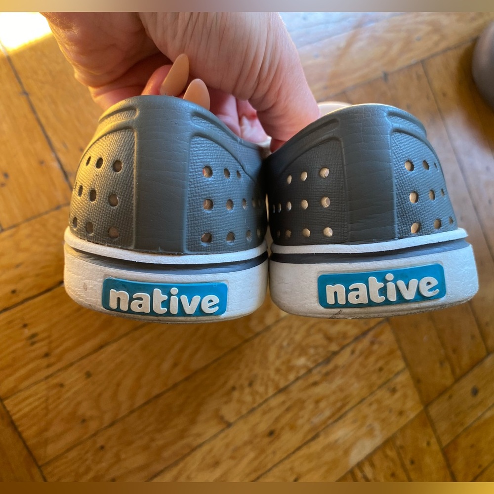 J3 native shoes can be unisex great condition